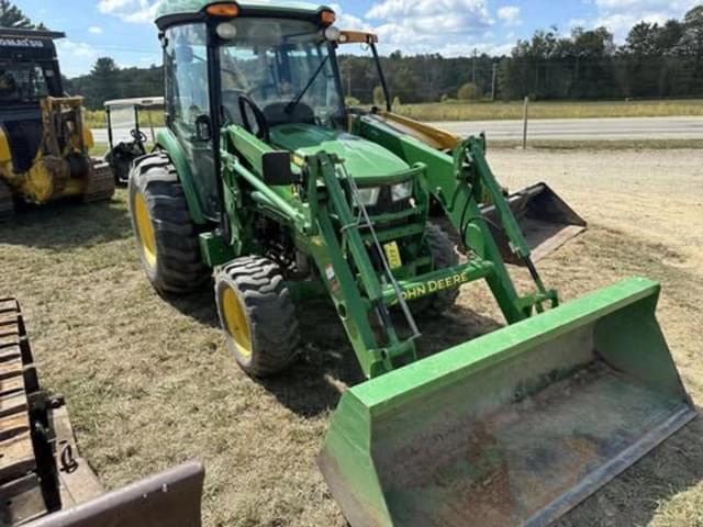 Image of John Deere 4066R equipment image 1