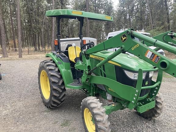 Image of John Deere 4052M equipment image 3