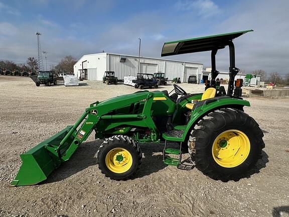 Image of John Deere 4052M equipment image 4