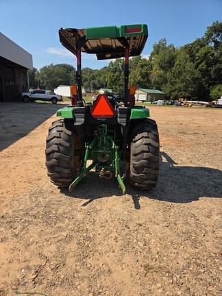Image of John Deere 4052M equipment image 4