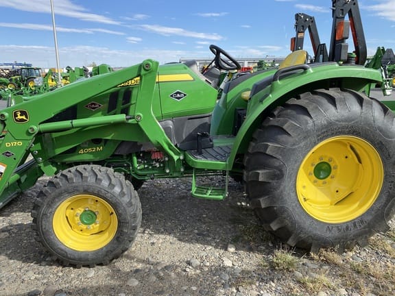 2017 John Deere 4052M Image