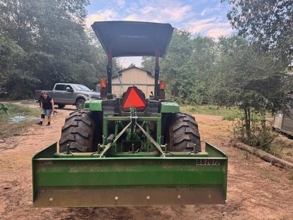 Image of John Deere 4052M equipment image 4
