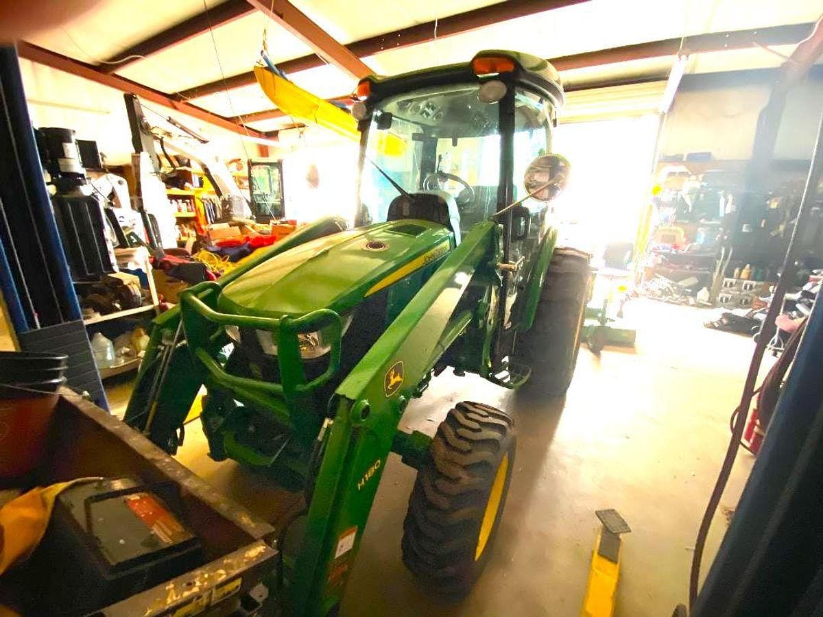 2017 John Deere 4052R Equipment Image0