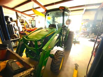 Main image John Deere 4052R