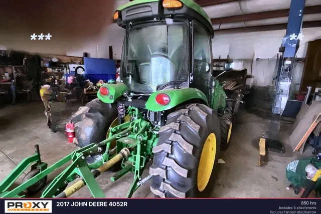 Image of John Deere 4052R equipment image 1