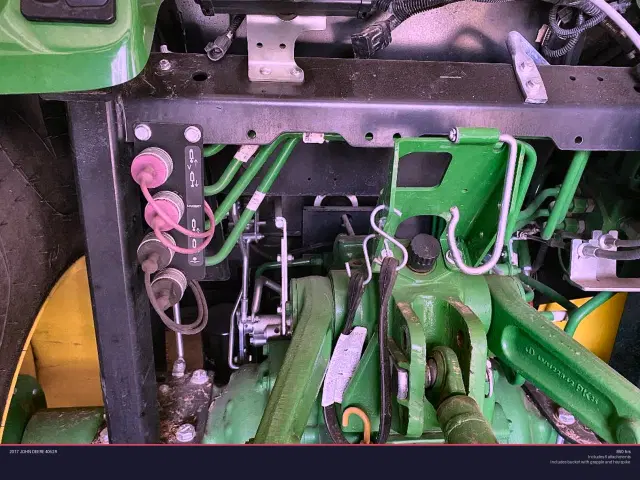Image of John Deere 4052R equipment image 3