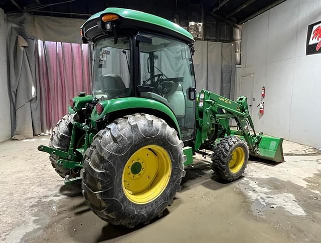 Image of John Deere 4052R equipment image 4