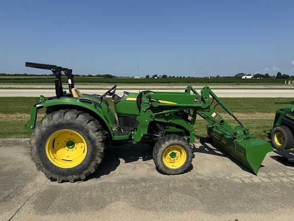 Image of John Deere 4066M equipment image 1