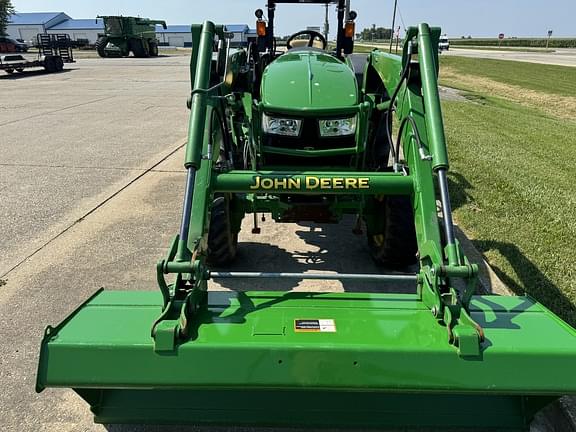 Image of John Deere 4066M equipment image 2