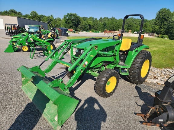 2017 John Deere 4066M Equipment Image0
