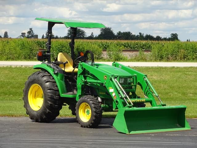 Image of John Deere 4066R equipment image 2