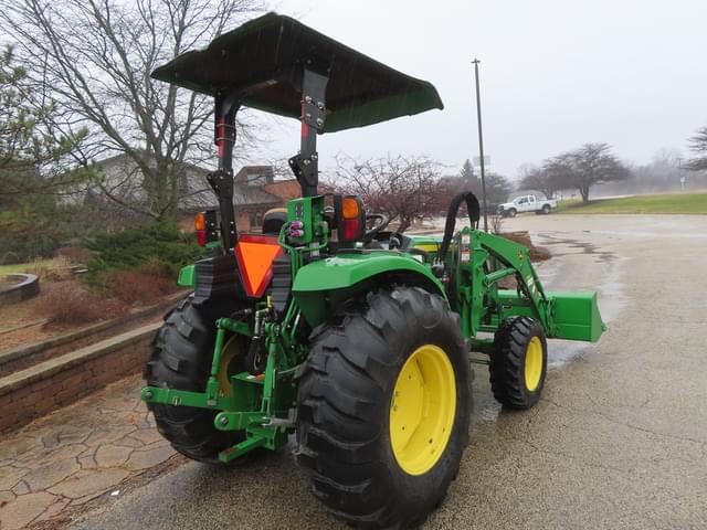 Image of John Deere 4066R equipment image 1