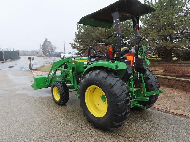 Image of John Deere 4066R equipment image 2
