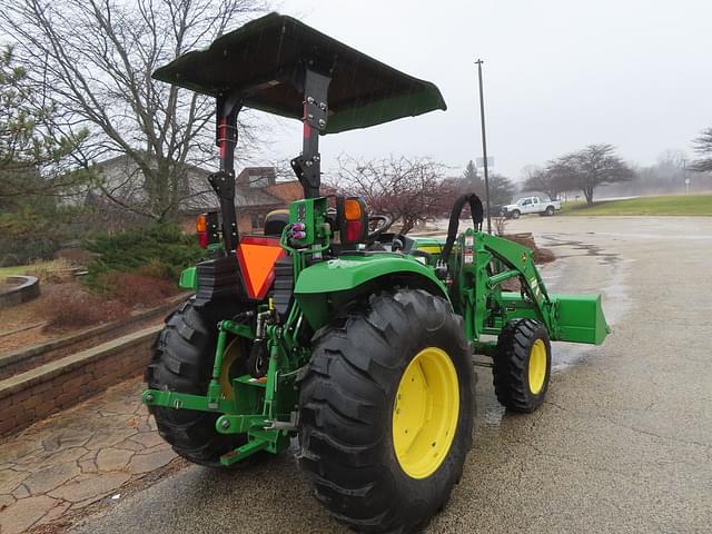 Image of John Deere 4066R equipment image 1