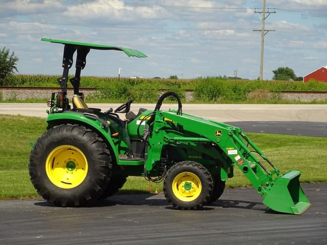 Image of John Deere 4066R equipment image 3