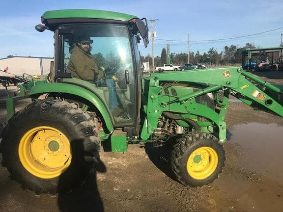 Image of John Deere 4066R equipment image 3