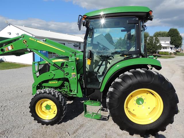 Image of John Deere 4066R equipment image 1