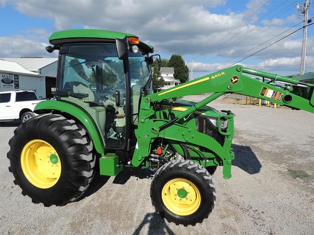 Image of John Deere 4066R equipment image 3