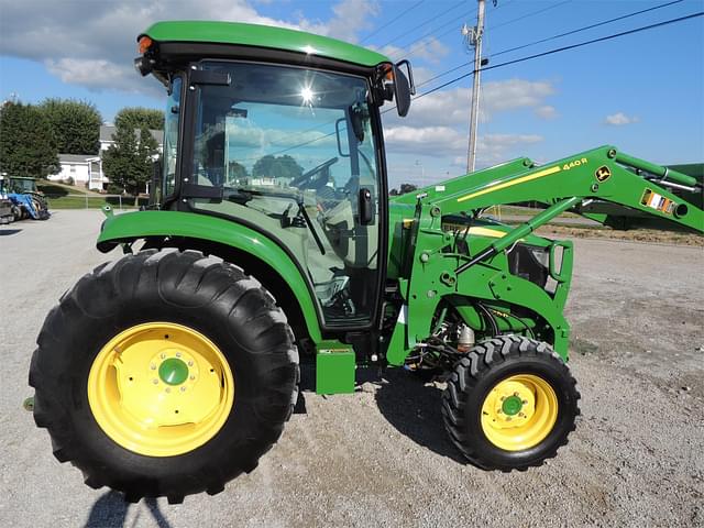 Image of John Deere 4066R equipment image 4