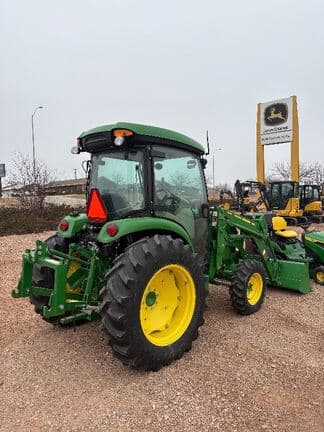 Image of John Deere 4066R equipment image 4