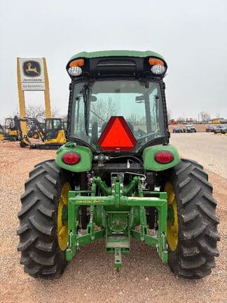 Image of John Deere 4066R equipment image 3