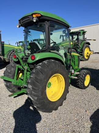 Image of John Deere 4066R equipment image 2