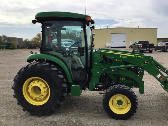 Image of John Deere 4066R equipment image 3