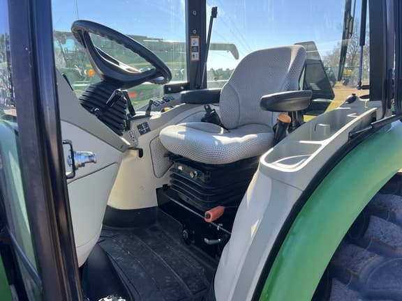 Image of John Deere 4066R equipment image 2