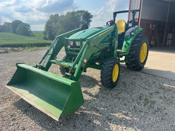 2017 John Deere 4066R Equipment Image0