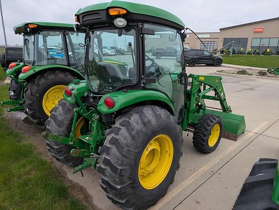 Image of John Deere 4066R equipment image 3