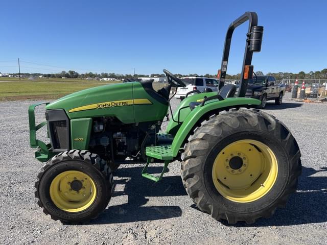 Image of John Deere 4105 equipment image 1