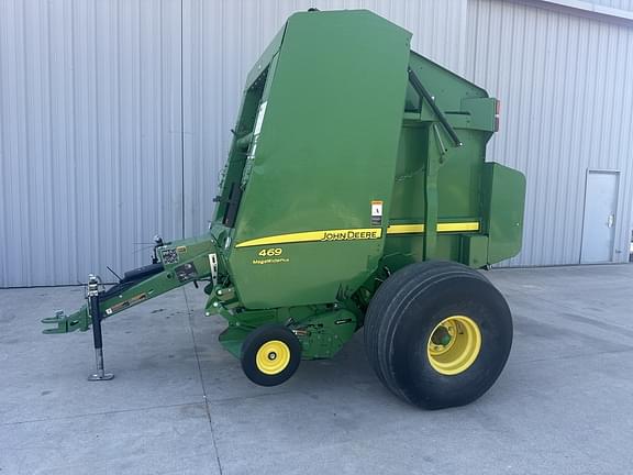 Image of John Deere 469 Megawide Plus equipment image 1