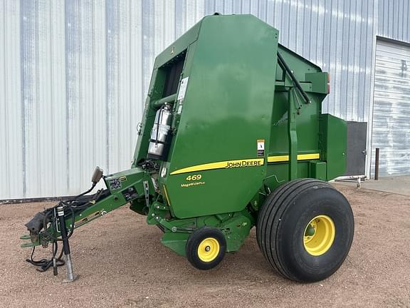 Image of John Deere 469 Megawide Plus equipment image 1