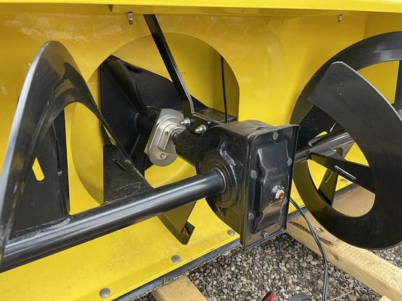 Image of John Deere 47" Snow Blower equipment image 2