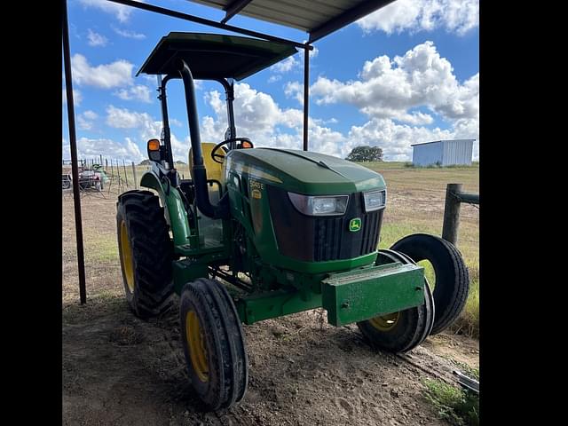 Image of John Deere 5045E equipment image 3