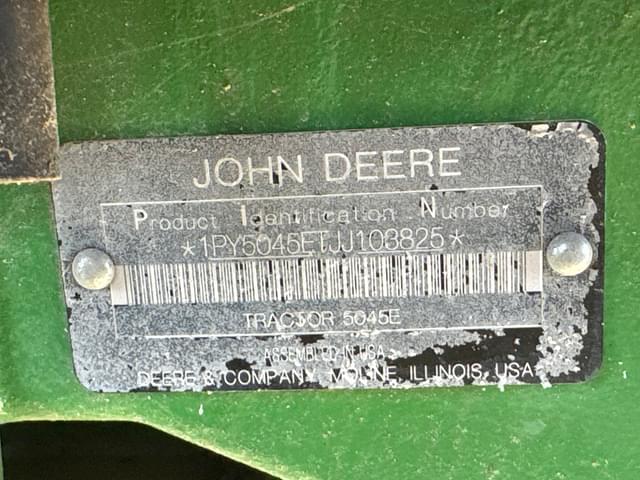 Image of John Deere 5045E equipment image 4