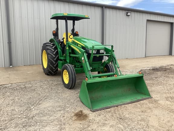 Image of John Deere 5045E equipment image 4