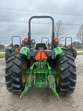 Image of John Deere 5045E equipment image 4