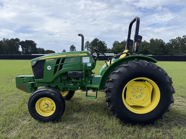 Image of John Deere 5045E equipment image 1