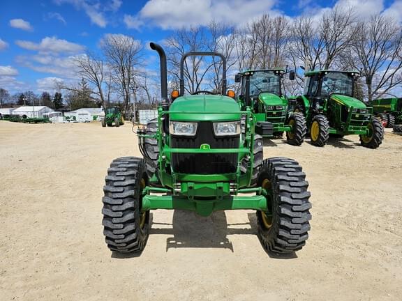 Image of John Deere 5045E equipment image 2