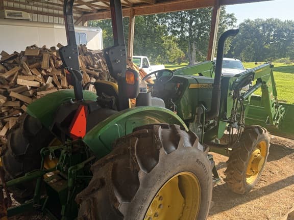 Image of John Deere 5055E equipment image 4