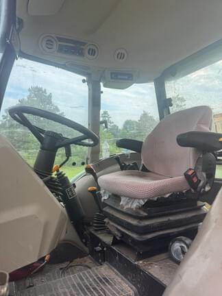 Image of John Deere 5055E equipment image 3
