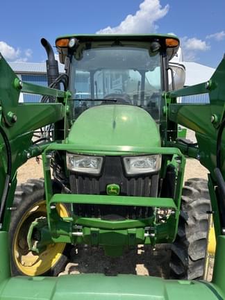 Image of John Deere 5055E equipment image 4