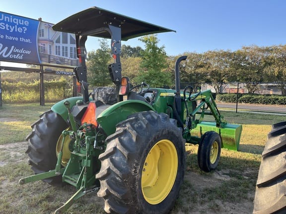2017 John Deere 5055E Equipment Image0