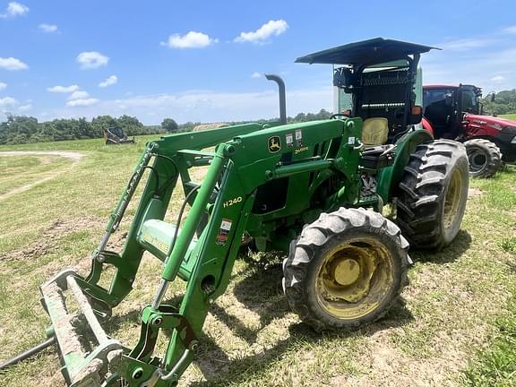 Image of John Deere 5055E equipment image 4