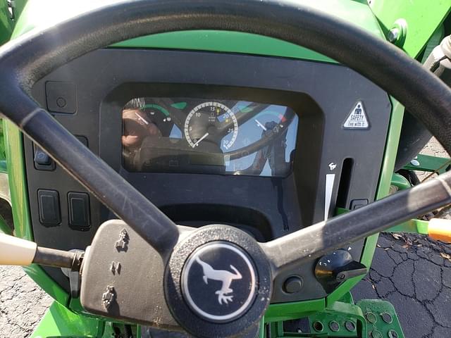 Image of John Deere 5055E equipment image 2