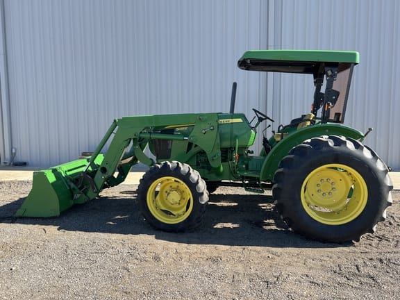 Main image John Deere 5055E