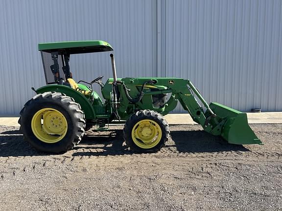 Image of John Deere 5055E equipment image 3