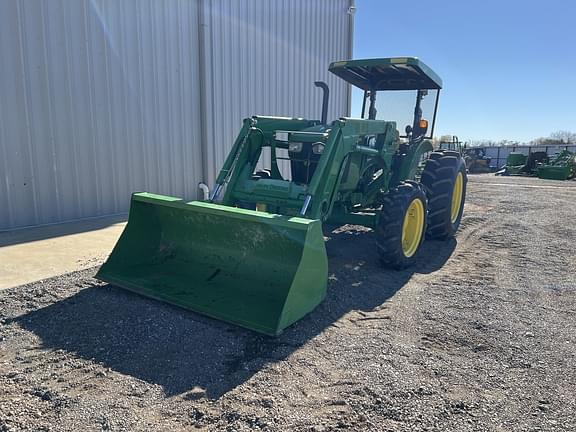 Image of John Deere 5055E equipment image 1