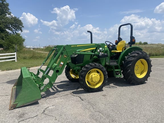 Main image John Deere 5055E